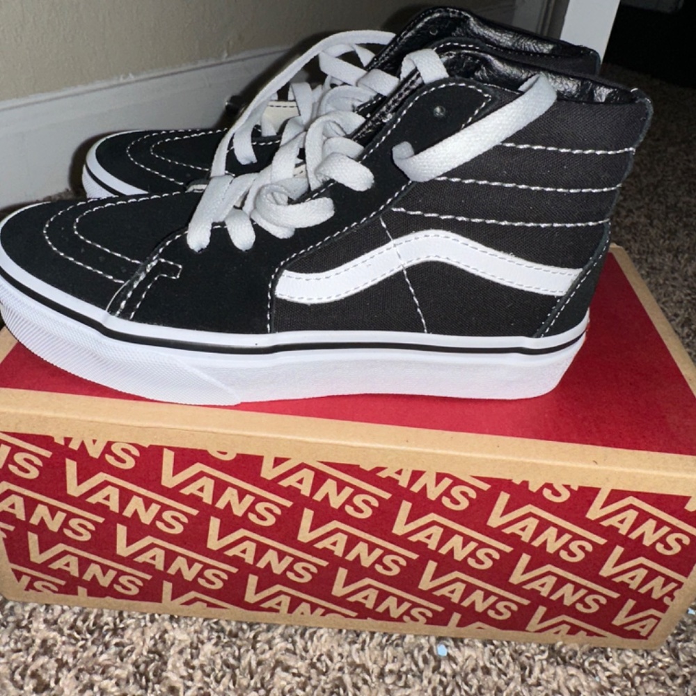 Vans - Picture 2 of 3